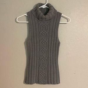 Grey turtleneck sleeveless sweater. Arizona Jean Co., Size S. Great condition!!